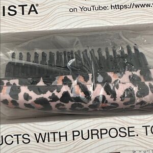 Triangl Pro Heated Detailer Brush- By Calista